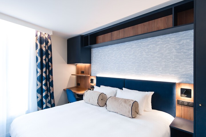 Room 10 of 71