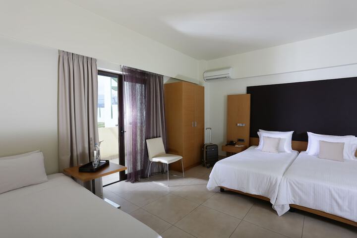 Hotel Exterior 59 of 61