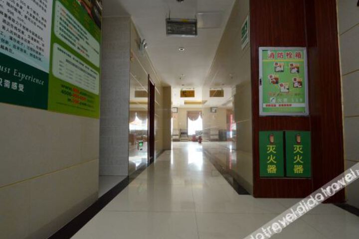 Hotel Interior 10 of 27