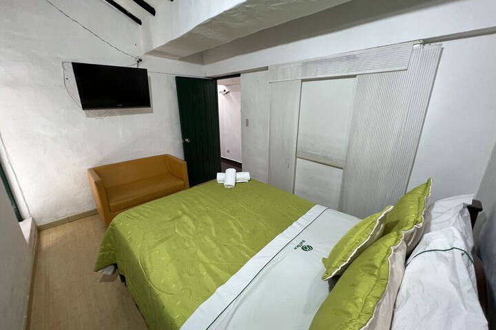 Room 2 of 26