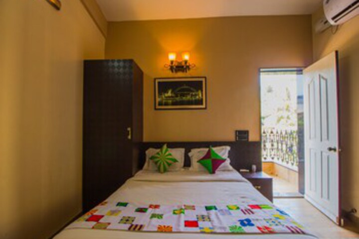 Room 21 of 28