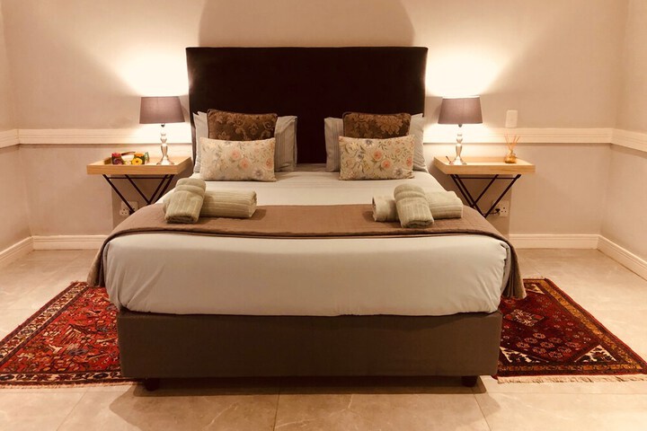 Room 4 of 86