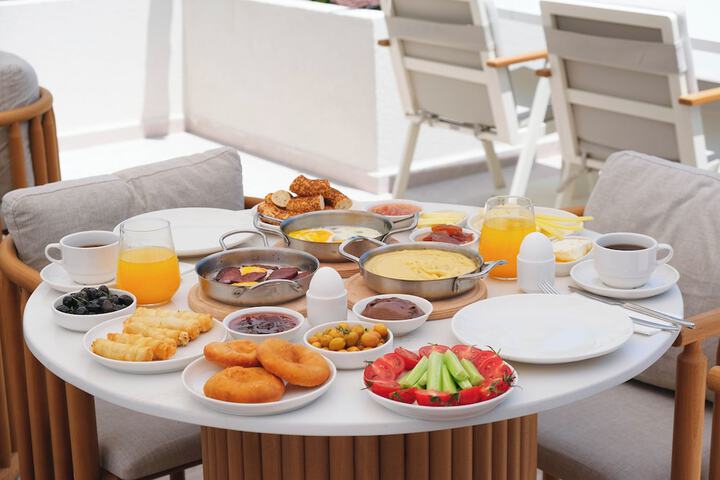Breakfast/Coffee Service 41 of 61