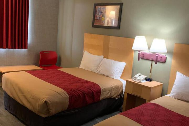 2 Double Beds (2 of 14)