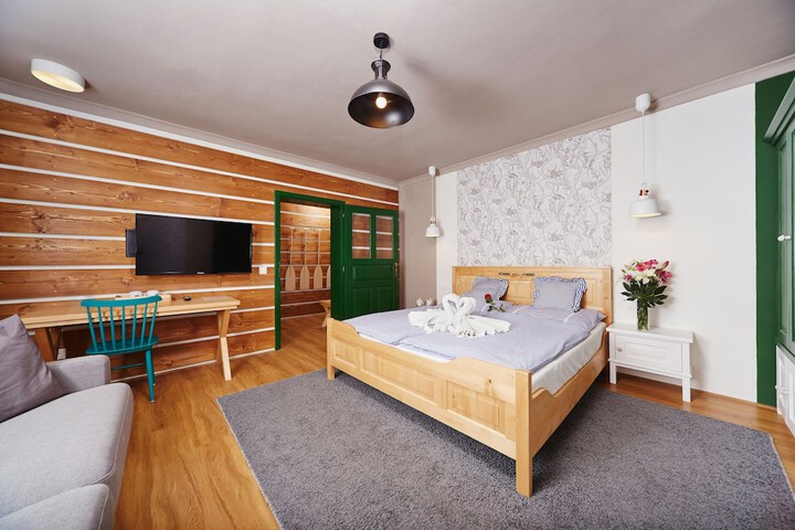 Room 11 of 48