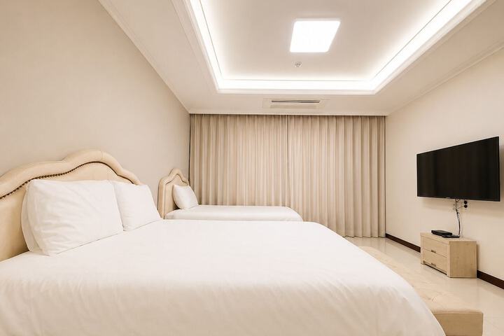 Room 11 of 79