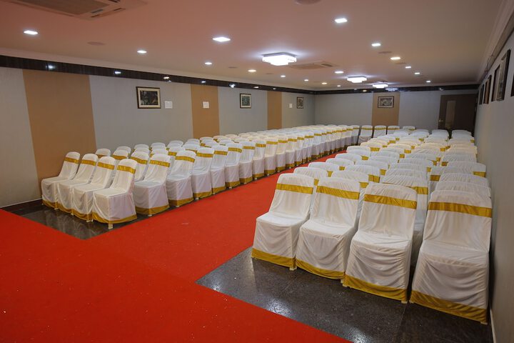 Ballroom/Hall 22 of 27