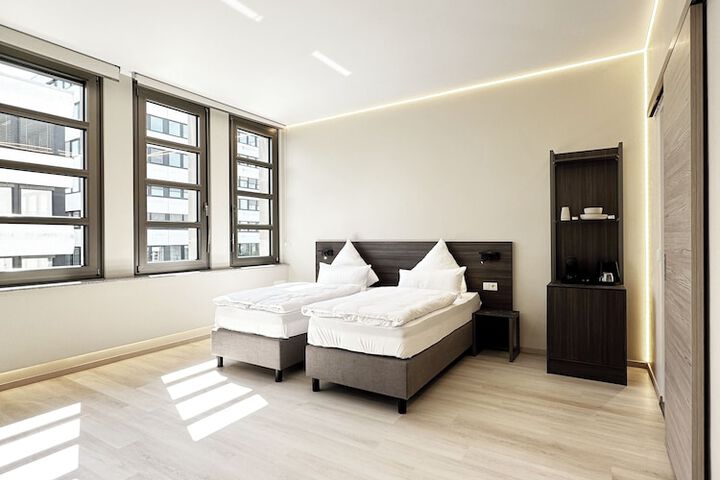 Room 13 of 75