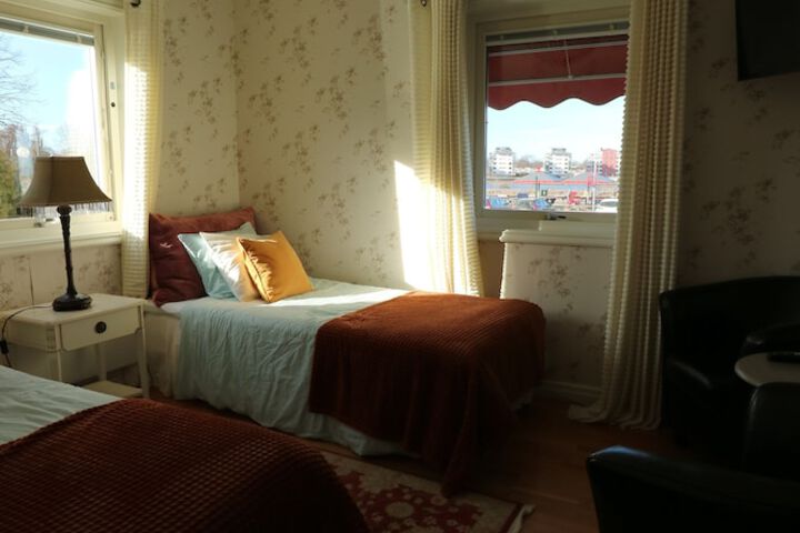 Room 49 of 334