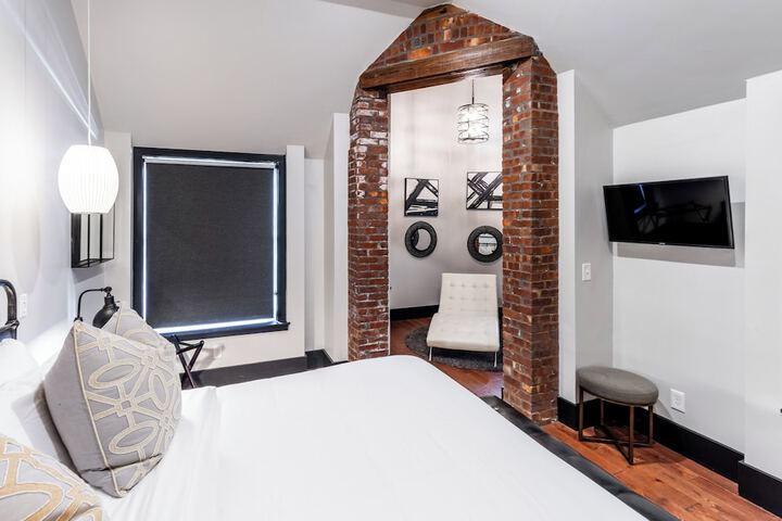 Room 5 of 35