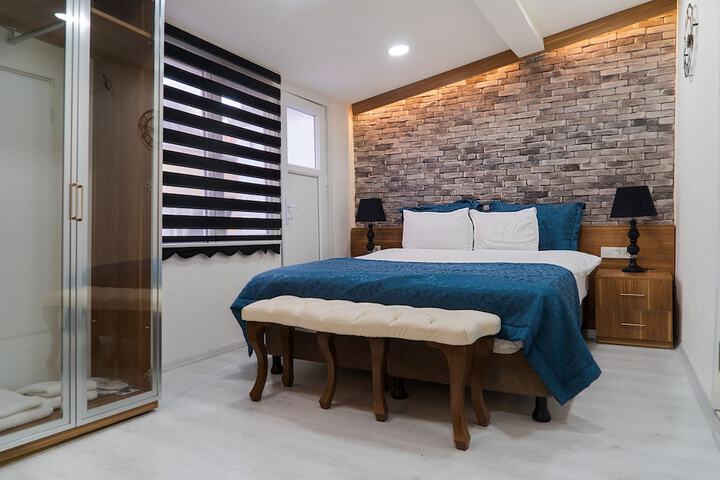 Room 4 of 50