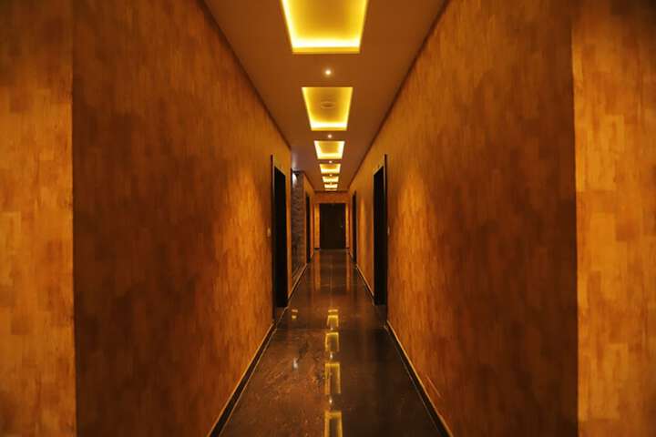 Ballroom/Hall 29 of 36