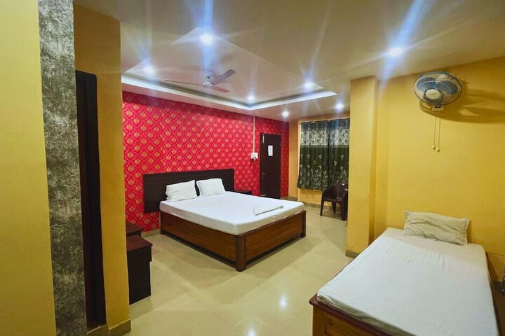 Room 11 of 25
