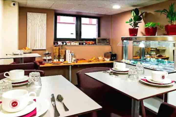 Breakfast area