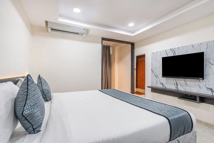 Room 13 of 26