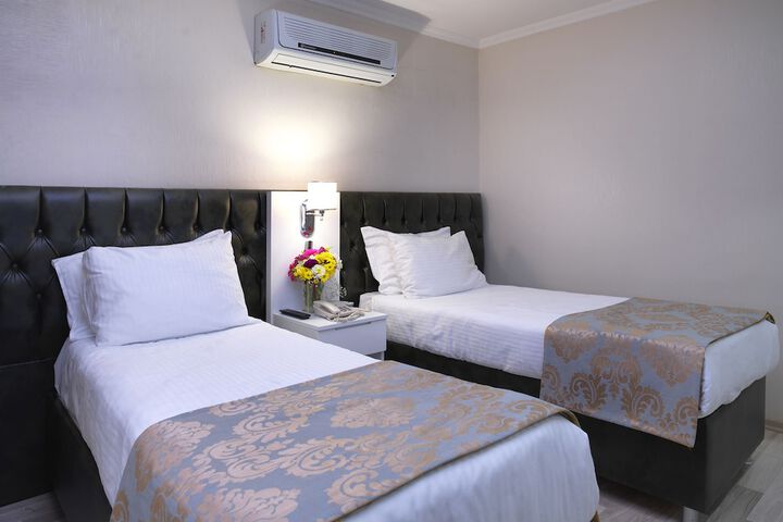 Room 4 of 26