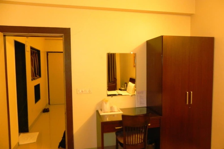 Room 9 of 31
