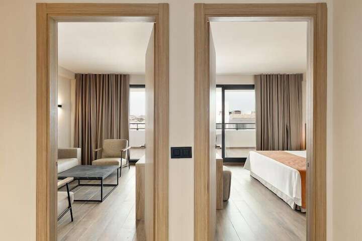 Room 45 of 162