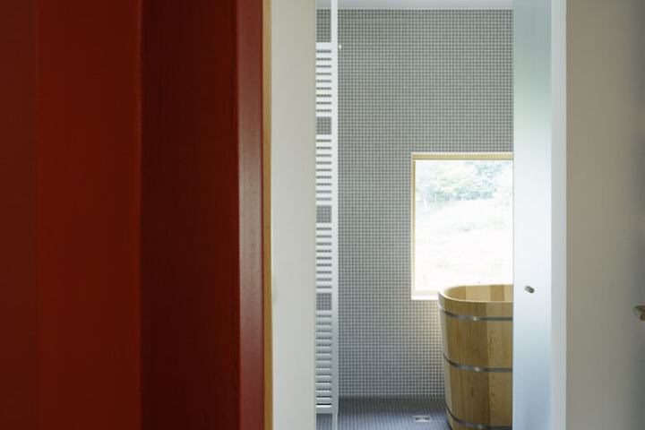 Room 6 of 13