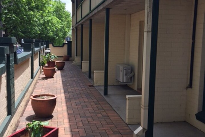 Hotel Exterior 48 of 52