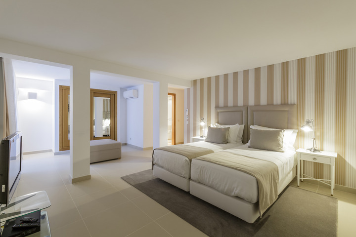 Room 34 of 74