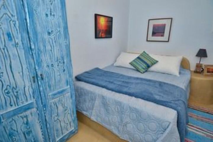 Room 11 of 38