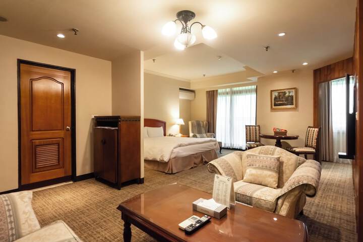 Room 93 of 203