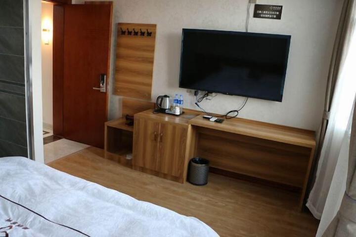 Room 101 of 142