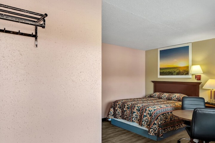 Room 12 of 30
