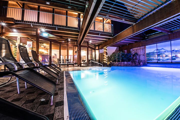 Pool 62 of 105