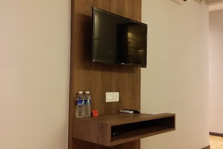 Room 12 of 33