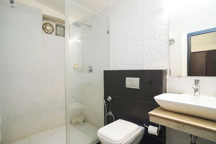 Room 15 of 15