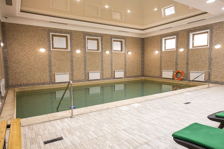 Hotel with Pool