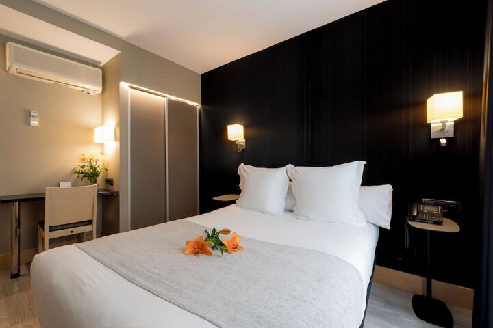 Room 33 of 110