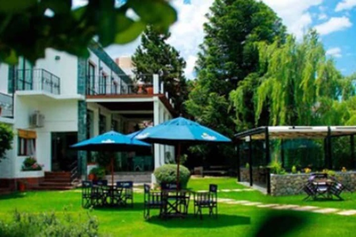 Hotel Exterior 44 of 54