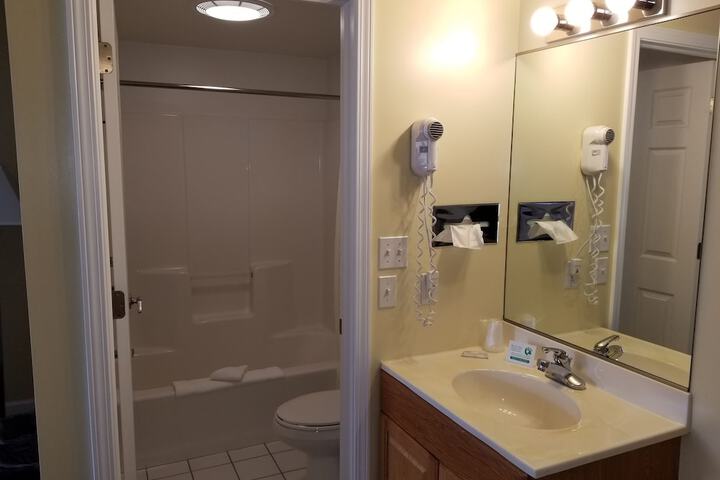 Room 33 of 52