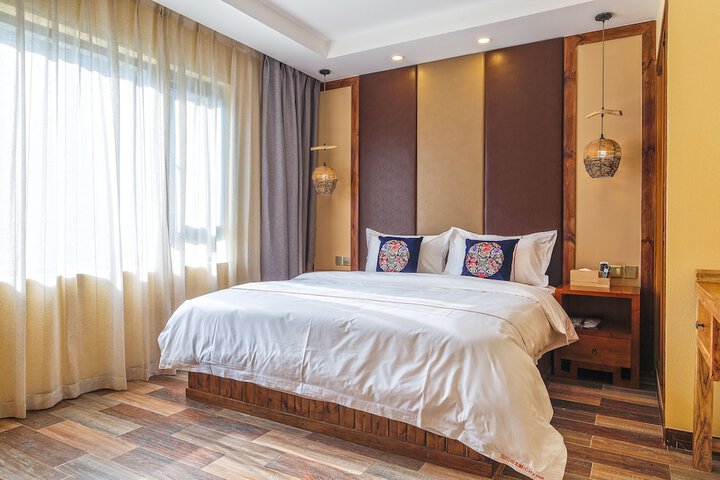 Room 6 of 35