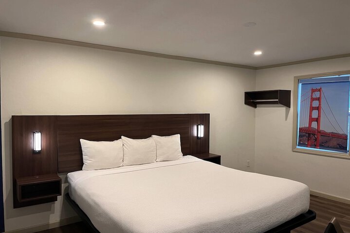 Room 2 of 7