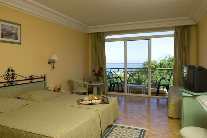 Room 3 of 38