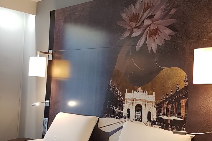 Room 2 of 86