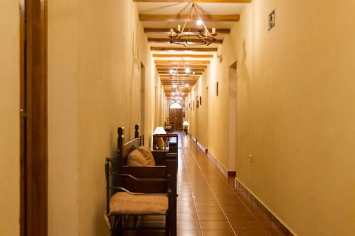 Ballroom/Hall 27 of 50