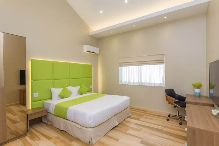 Room 26 of 211