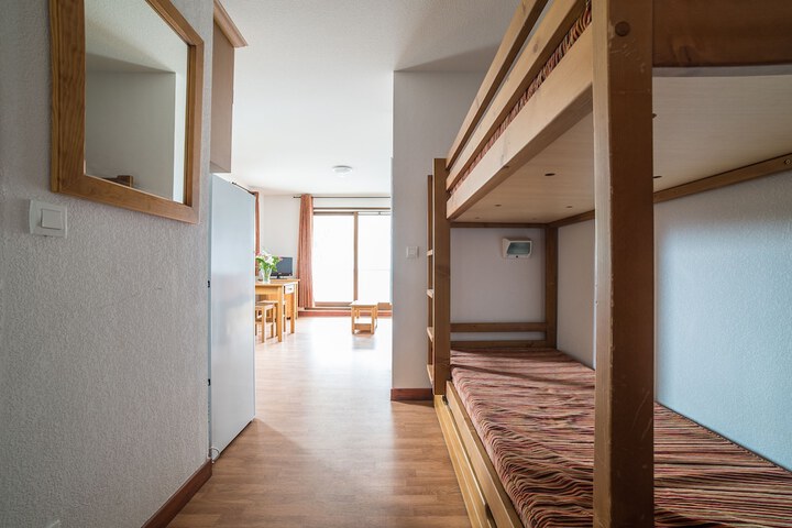 Room 7 of 42