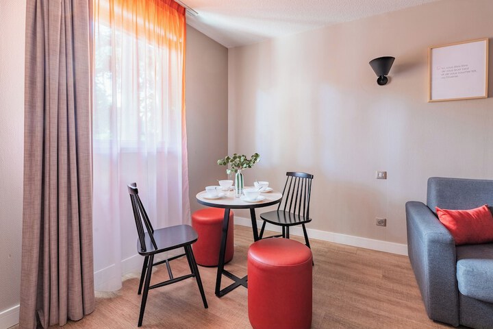 Room 11 of 26