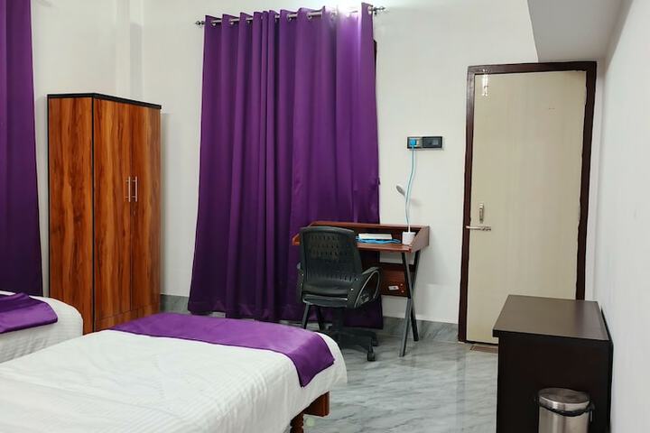 Room 3 of 11