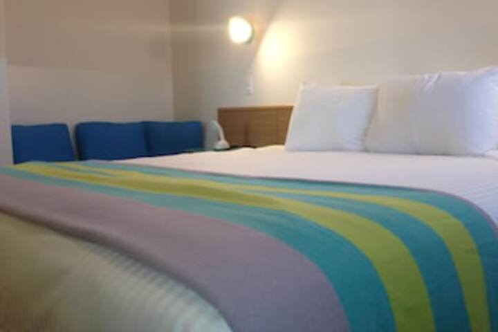 Room 34 of 255