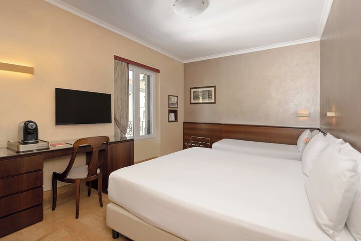 Room 46 of 103