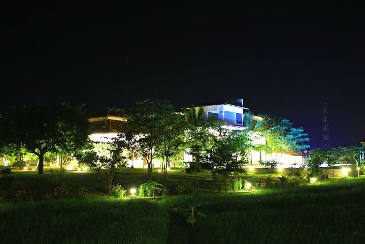 Exterior of Hotel Freedom Village