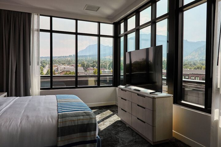 Room 16 of 62