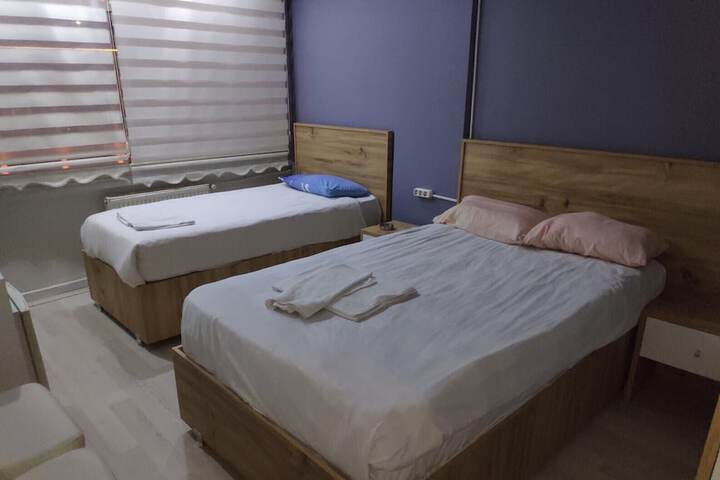 Room 9 of 33